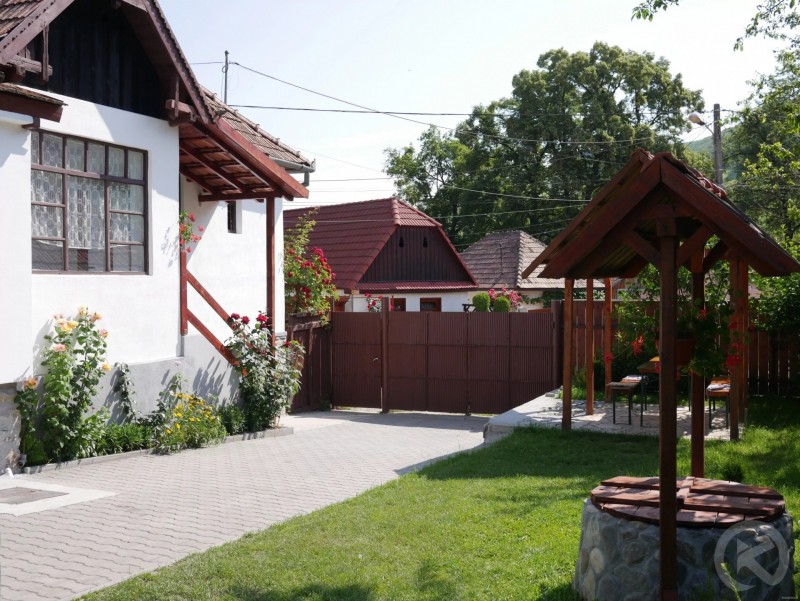 Andras House