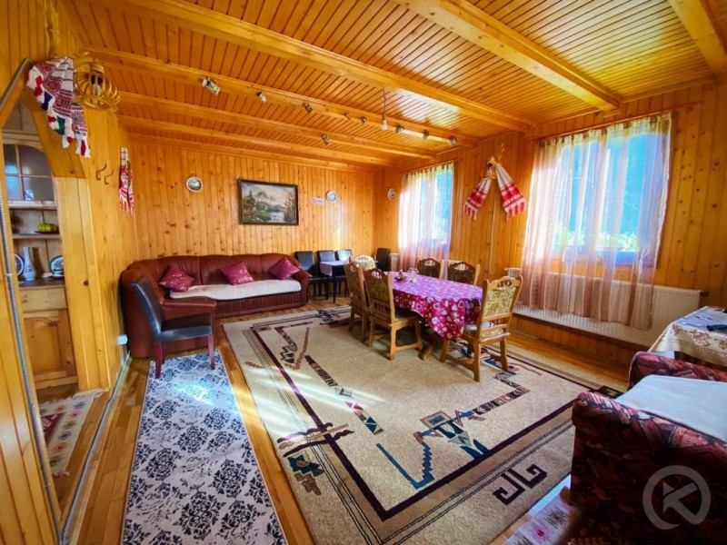 Cabana Mădălin Pietroasa 683842 thumb