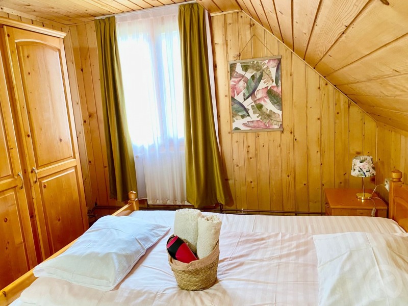 Cabana Mădălin Pietroasa 683782 thumb