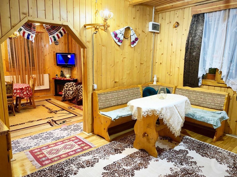 Cabana Mădălin Pietroasa 683844 thumb