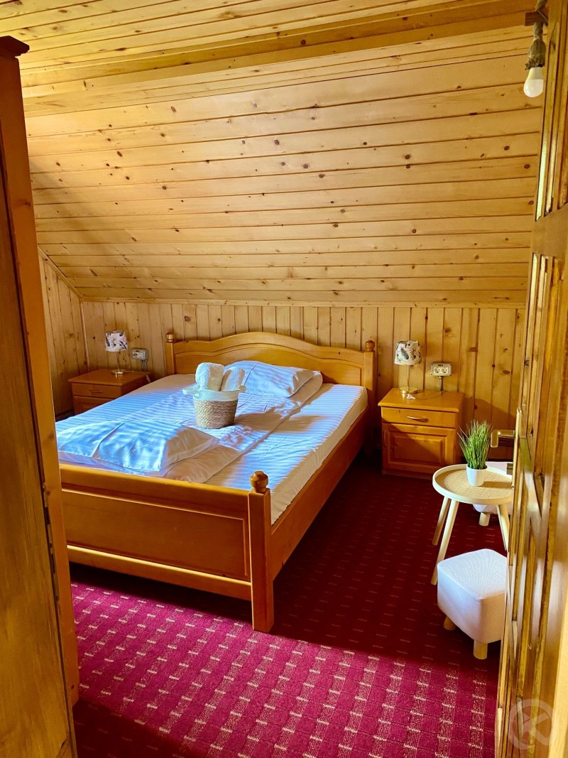 Cabana Mădălin Pietroasa 683779 thumb