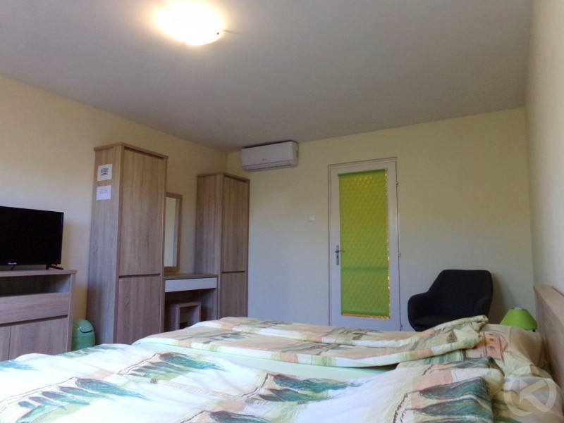 Hold-on Apartman Jula 710749 thumb